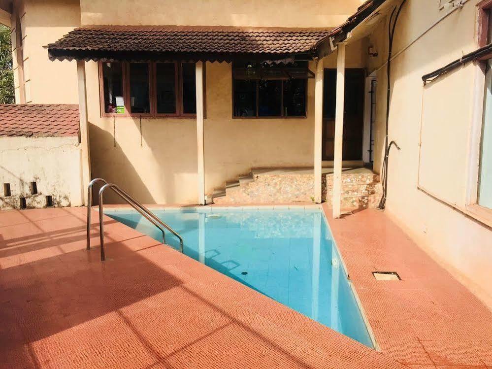 Fabexpress Barday'S Inn Calangute Exterior foto